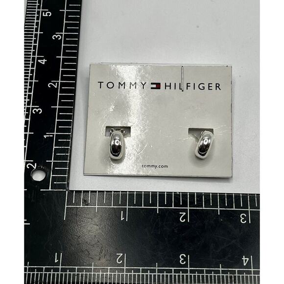 TOMMY HILFIGER SILVER TONE Half Loop Clip On EARRINGS - Vintage NOS - Picture 6 of 6
